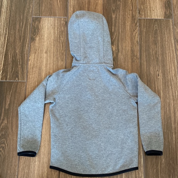 GapFit Kids Fit Tech Hoodie and pants - Picture 6 of 11